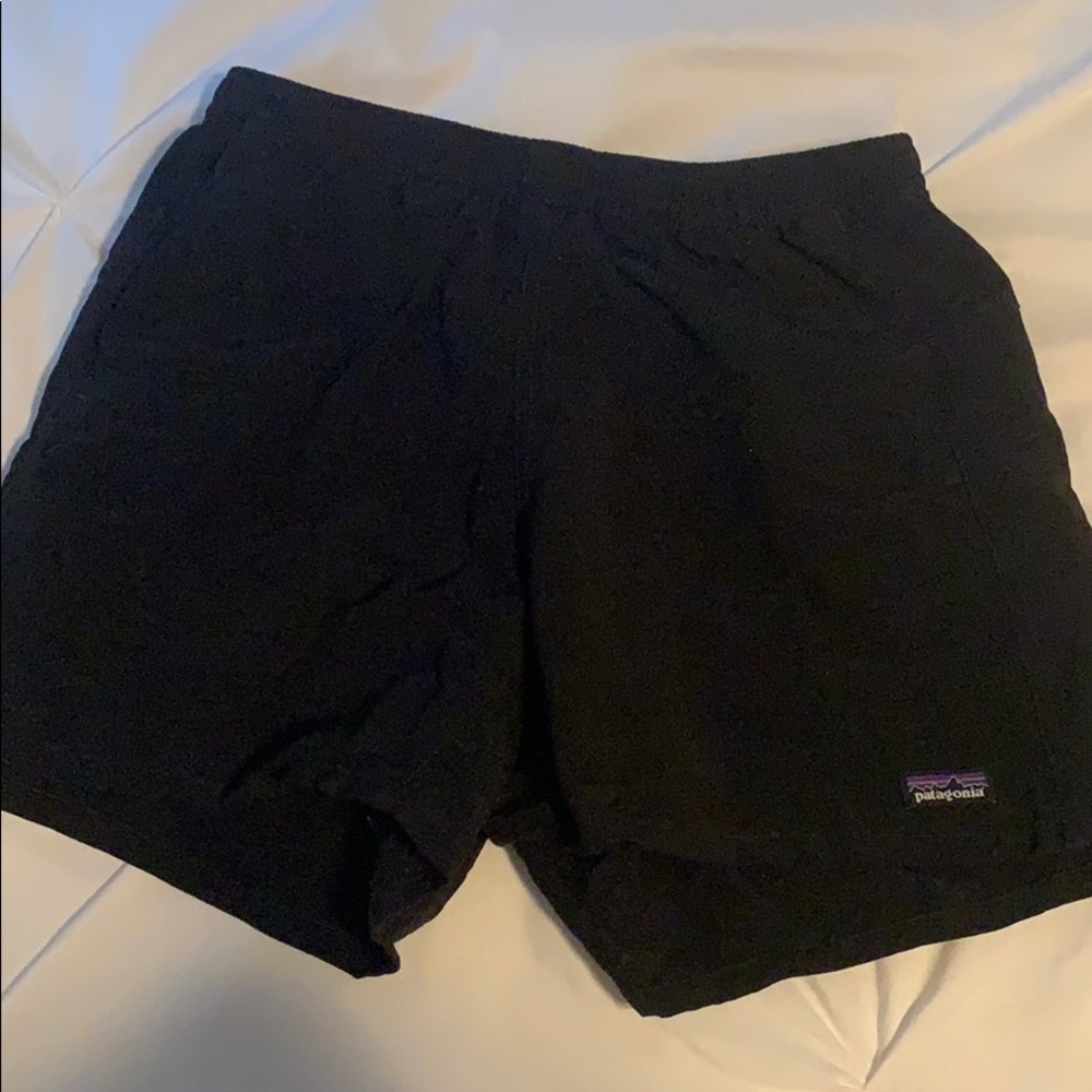 Women’s black Patagonia baggies 5inch
